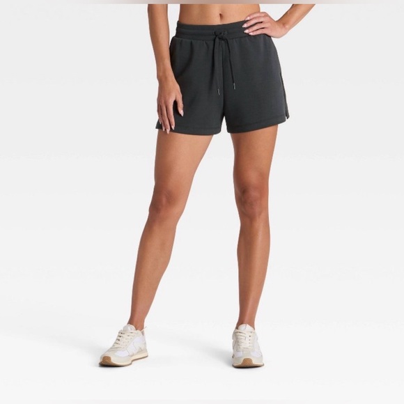 all in motion Pants - Women's Airy Sleek Shorts 3.5" - All In Motion - Black XXL